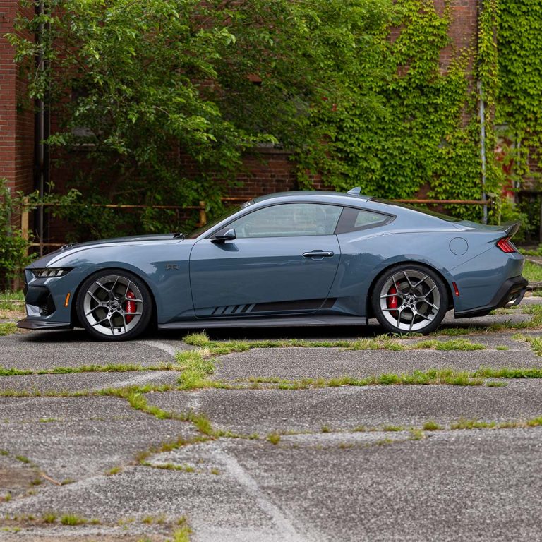 Alternative view of RTR 2024+ Mustang Rocker Splitters